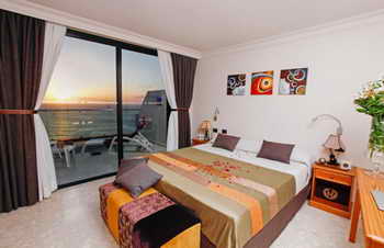 how to choose a property management company in tenerife