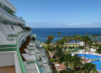 Spacious and modern apartment in Tenerife with pool access Spacious and modern apartment in Tenerife with pool access